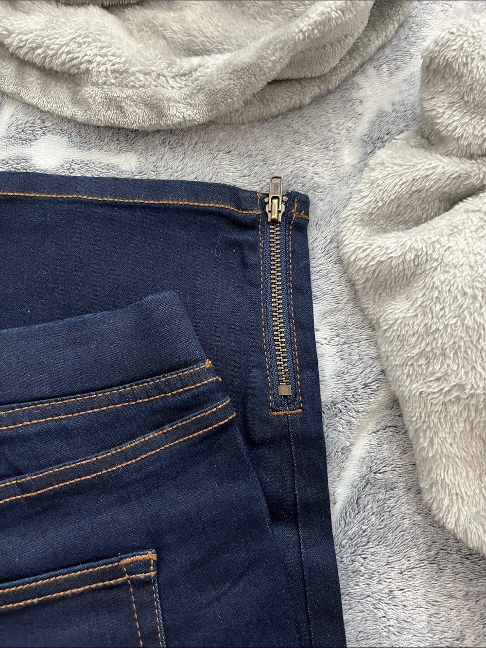 High-Waist Dark Blue Women's Jeans BNWT - Picture 5 of 6